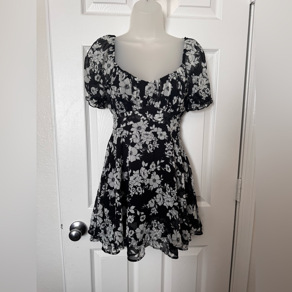 Chic Black and White Floral Mini Dress